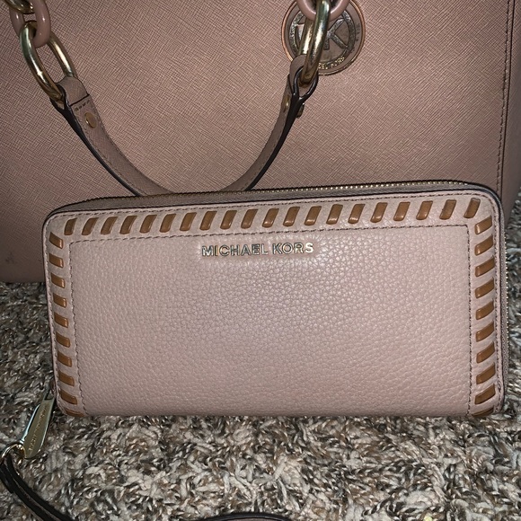 Michael kors purse /wallet set - Picture 6 of 8